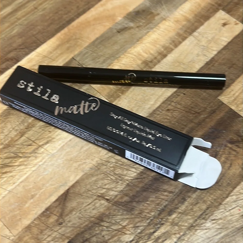 💕🌙Stila Intense Black Matte Stay All Day Liquid Liner